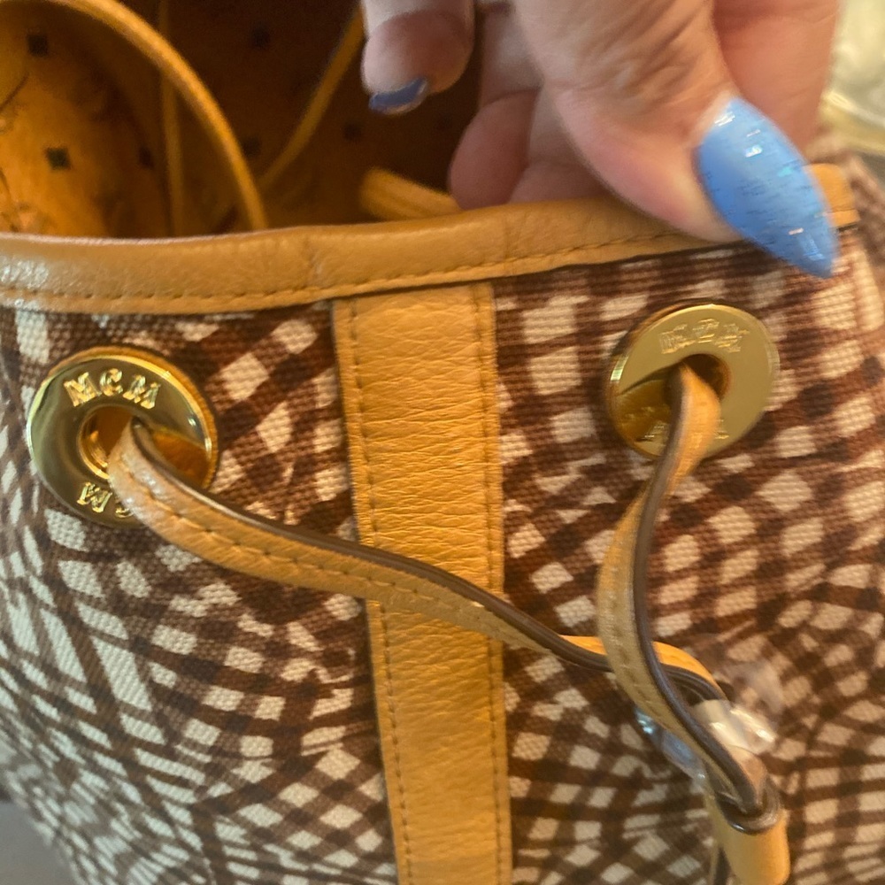 3 Piece Sale ๐MCM Tote Handbag Wallet - Picture 15 of 16